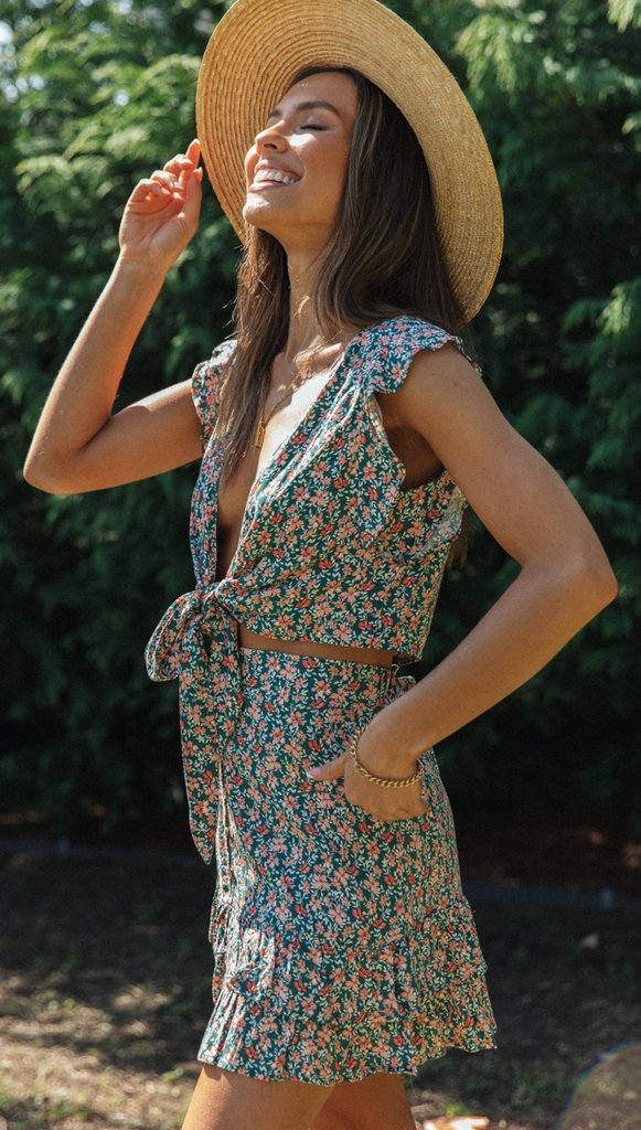 Printed Two-piece Suit Short Lace Up Top Ruffled Splicing Skirt Suit 6 cd6b28cf 6779 48f4 bc08 6cad61ae4fe4.jpg